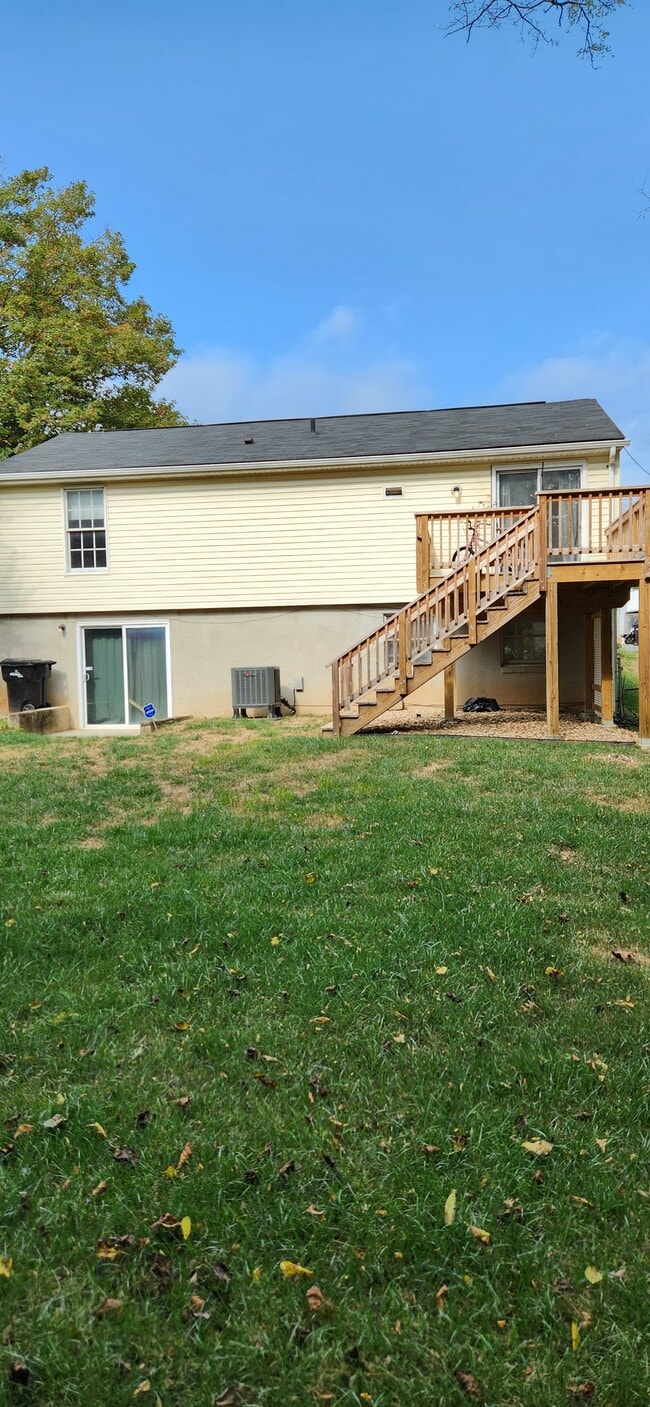 Building Photo - 226 Allison Ave