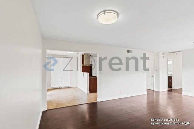 Building Photo - Unit