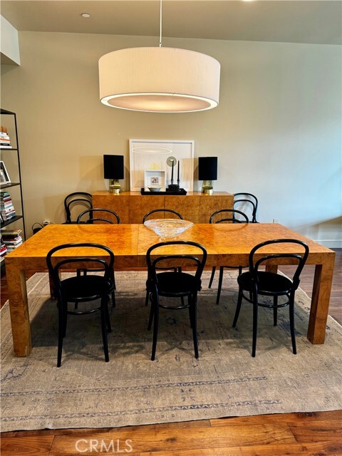 Foto del edificio - 447 N Doheny Dr