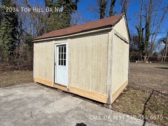 Building Photo - 3 bed 1 bath Single Family Home!