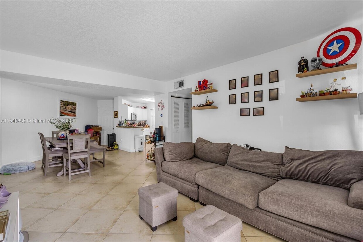 Foto principal - 6288 NW 186th St