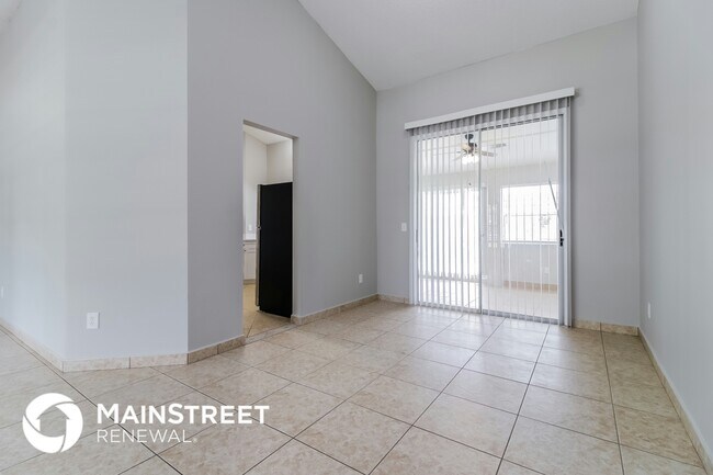 Foto del edificio - 14912 Day Lily Ct