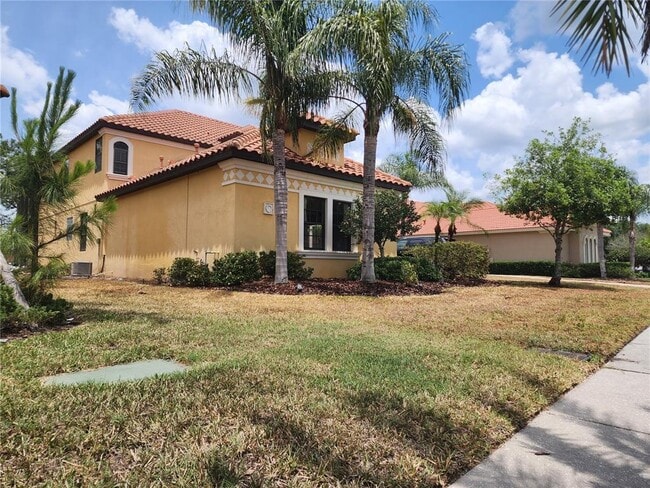 Foto del edificio - 10586 Cory Lake Dr