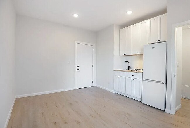 Foto del edificio - 8th St Apartments