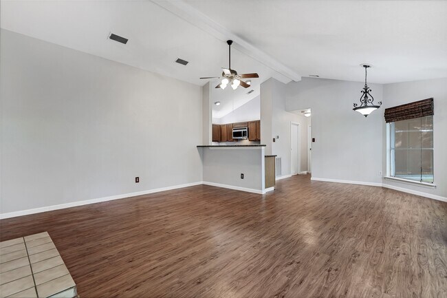 Foto del edificio - 15 Tulip Hill Ct