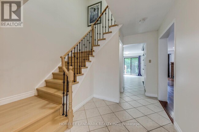 Photo du bâtiment - 1226 Cottonwood Crescent