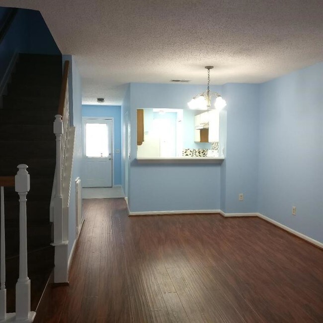 Foto del edificio - 2808 Grants Lake Blvd