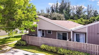 Building Photo - 570 Woodgate Cir