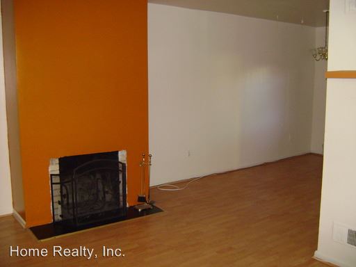 Building Photo - 513 12th St SE