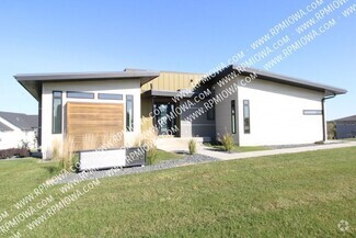 Building Photo - 725 Indian Ridge Drive