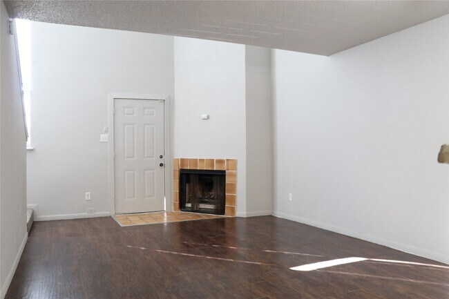 Foto del edificio - 10001 Westpark Dr