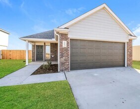 Building Photo - 2003 Malus Wy