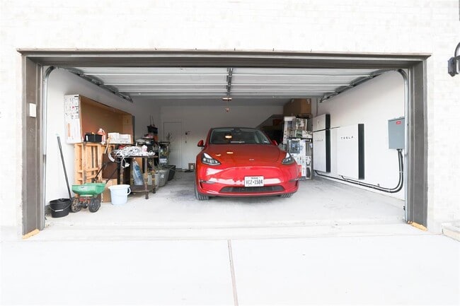 Building Photo - 232 Barton Oak Trl