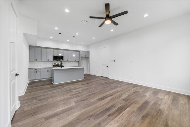Foto del edificio - 955 Elkhart St