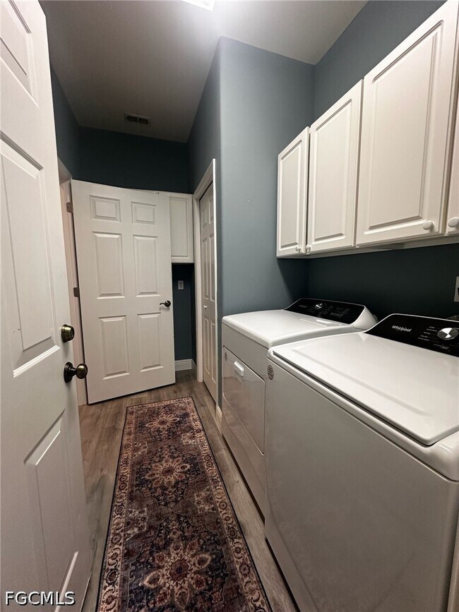 Foto del edificio - 9240 Bayberry Bend