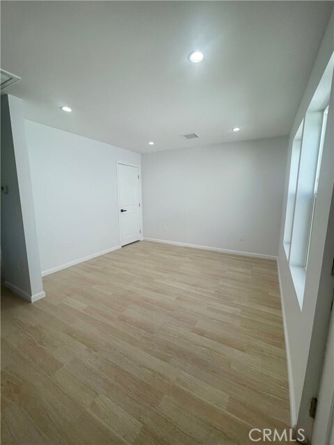 Building Photo - 6855 Ira Ave