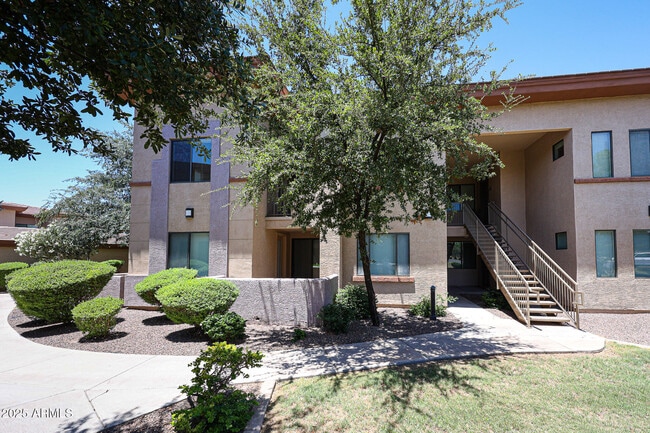 Building Photo - 3330 S Gilbert Rd