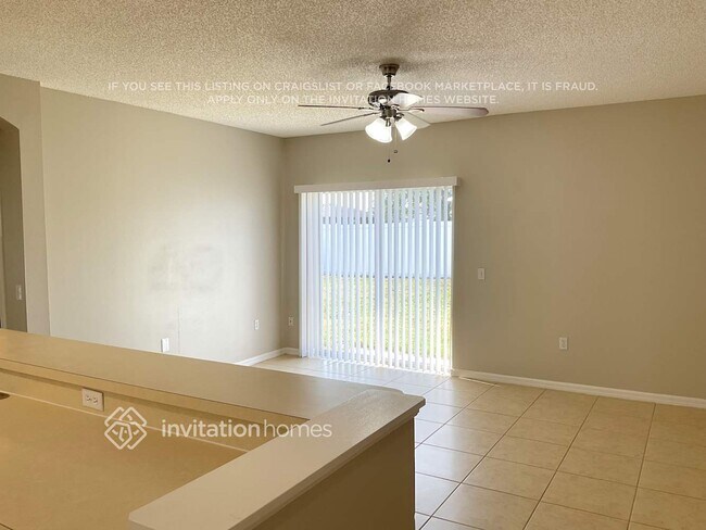 Foto del edificio - 761 Dromedary Dr