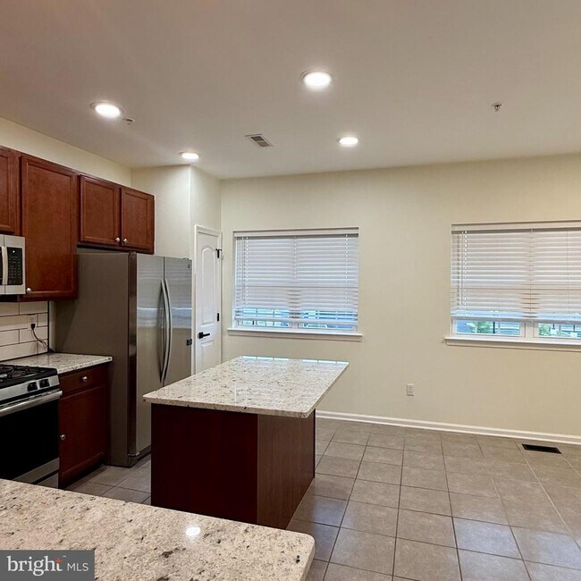 Foto del edificio - 153 Mercer Ct