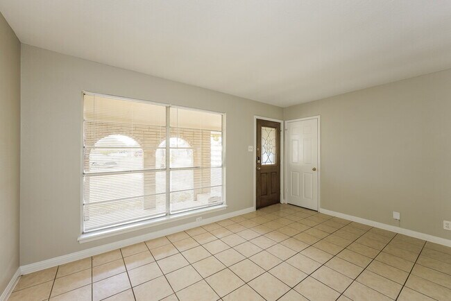 Building Photo - 4301 Shiloh Dr
