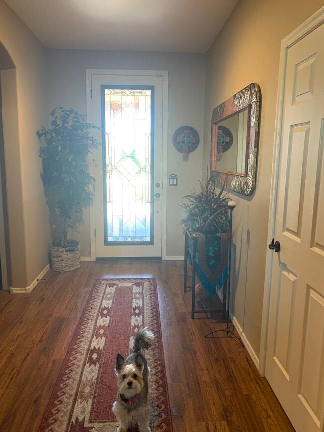 Foto del edificio - 4518 N Petersburg Dr