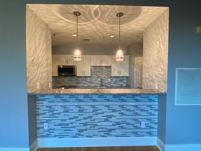 Building Photo - 310 Arlington Ave