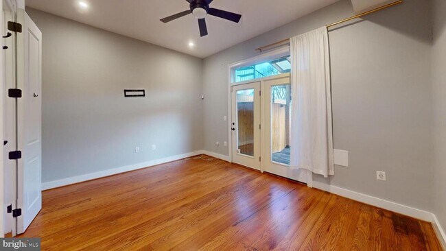 Foto del edificio - 1619 Constitution Ave NE