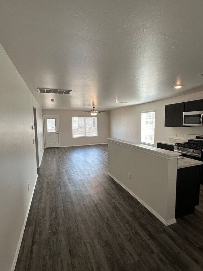 Foto del edificio - Move-In Ready! 4 Bedroom, 2 Bath Home Available in Robertson’s Landing
