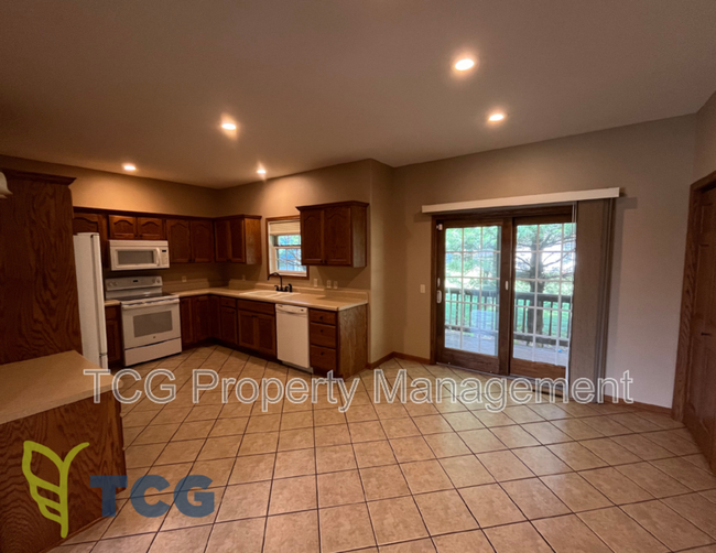 Foto del edificio - 2323 Liberty Ln
