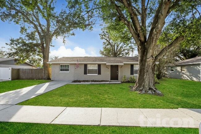 Building Photo - 804 Briarcliff Dr