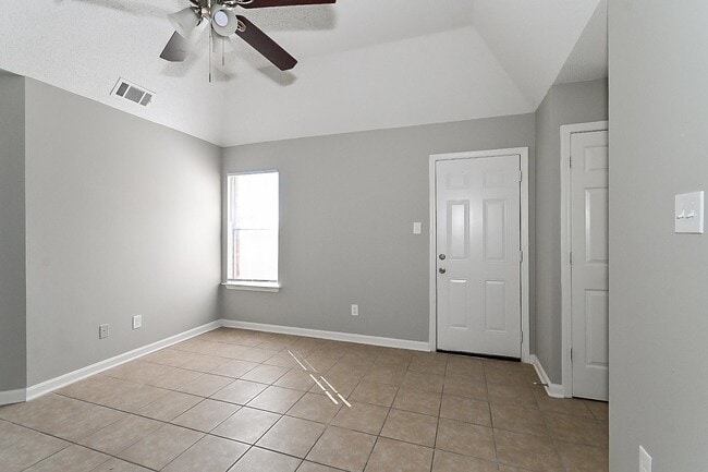 Building Photo - 7865 Shadowland Cove