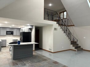 Building Photo - 6163 N Holmes Rd