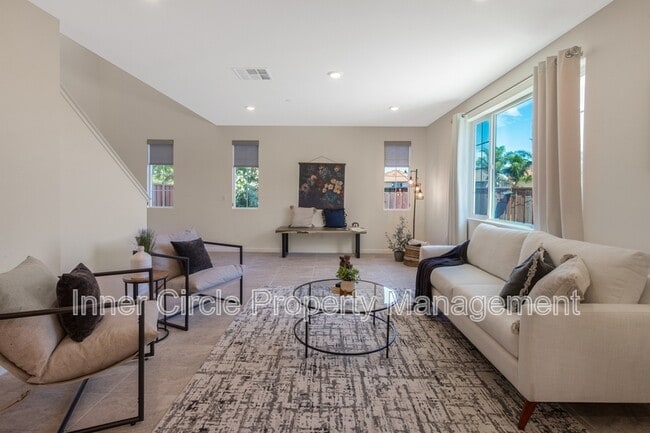 Building Photo - 5408 Mazant Loop