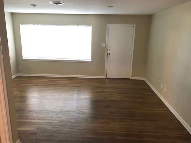 Foto del edificio - 2725 Forest Park Blvd