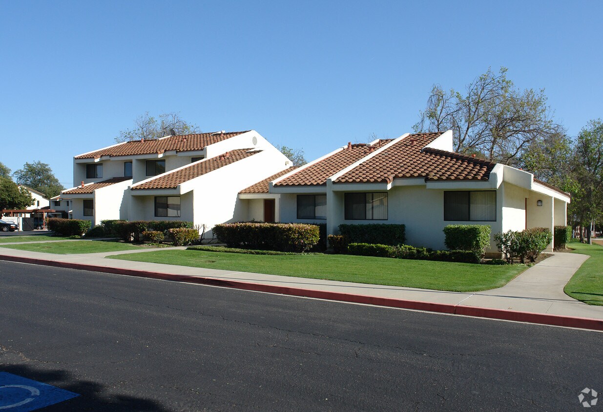 Primary Photo - 1050 Partridge Dr