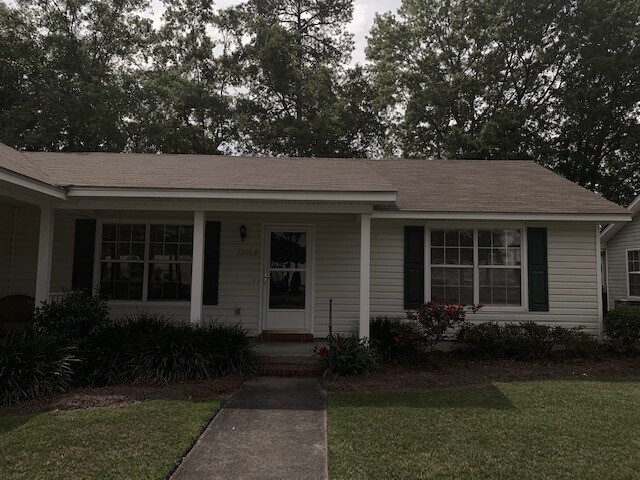 Foto del edificio - 2306 Pineview Dr