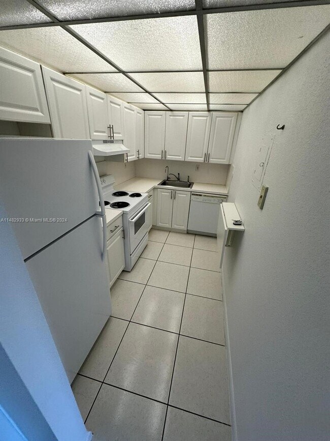 Building Photo - 17530 NW 68th Ave