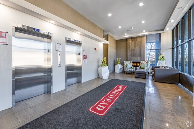 Lobby - Cambridge Park Apartments