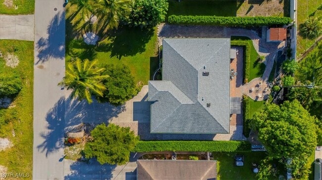 Building Photo - 27518 Pinecrest Ln