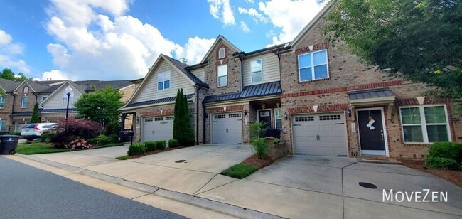 Foto del edificio - 1167 Augustine Heights Dr