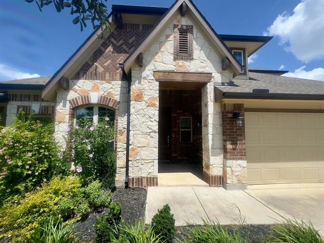 Building Photo - 150 Summer Pointe