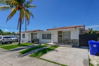 Building Photo - 3262 SW 28th St