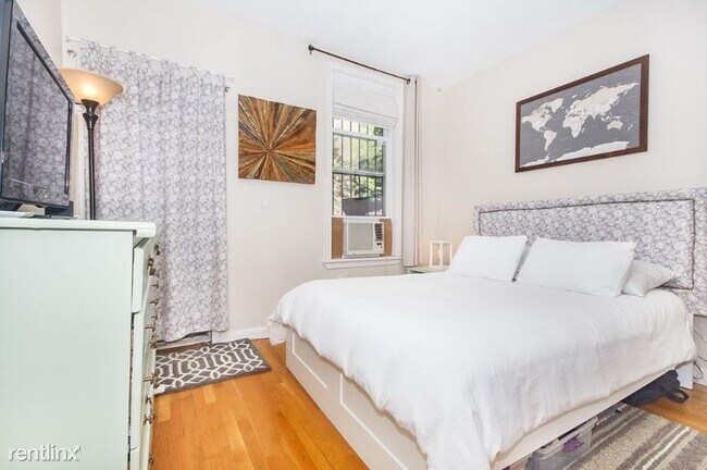 Foto del edificio - 103 E Brookline St