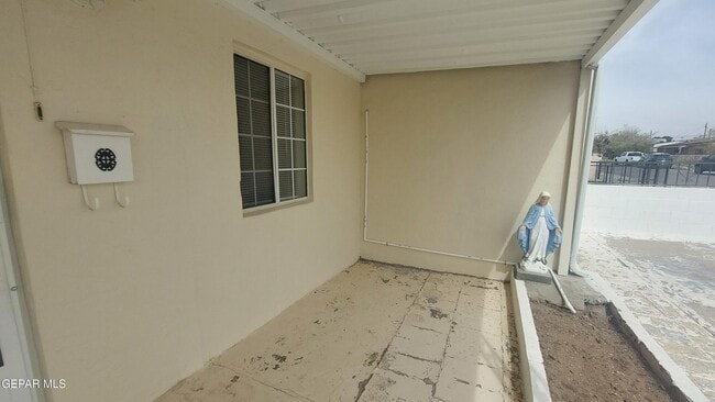 Building Photo - 675 Santa Barbara Dr