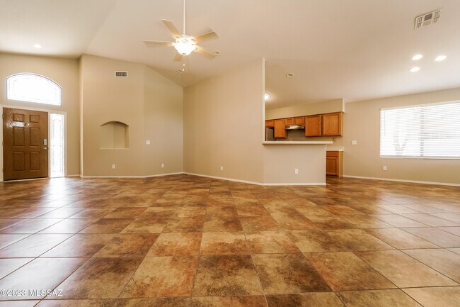 Building Photo - 1486 W Sand Pebble Dr