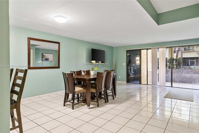 Foto del edificio - 4713 N Pine Island Rd