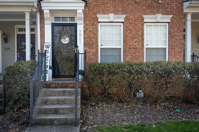 7031 Sunnywood Dr