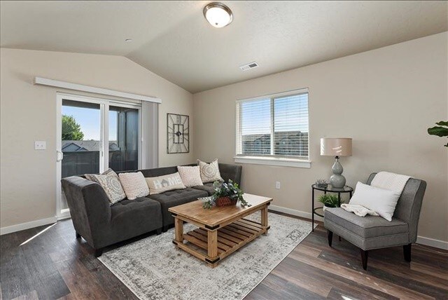 Foto del edificio - 11715 W King St