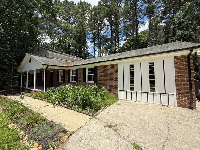 Foto del edificio - 208 Hardwood Ridge
