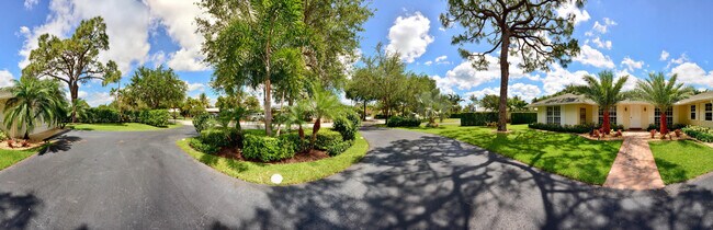Building Photo - 291 Country Club Dr